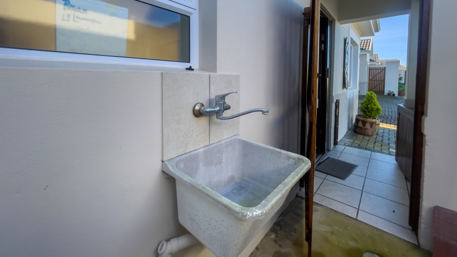 2 Bedroom Property for Sale in Heiderand Western Cape